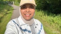 Berjalan di sekitar Taman Kota jadi salah satu rutinitas saya menjaga kesehatan.