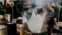 Hambatan utama yang dihadapi pelaku UMKM meliputi syarat agunan, minimnya integrasi data keuangan, dan suku bunga tinggi.
