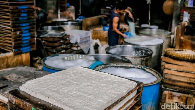 Serakahnomics dan Penguatan KPPU