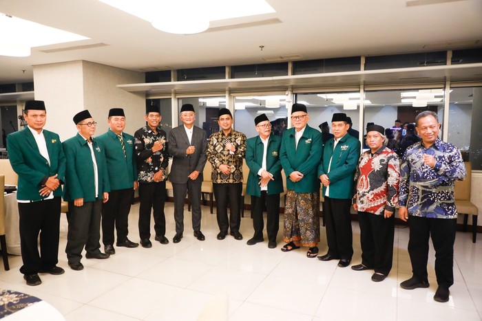 Wakil Gubernur Jawa Tengah Taj Yasin membahas mengenai penanganan banjir rob di Kabupaten Demak bersama Menteri Pekerjaan Umum (PU) Dody Hanggodo di Kantor Kementerian PU, Jakarta.