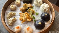 Come-Xia menawarkan lebih dari 15 jenis dimsum yang bisa dicoba. Ada paket dimsum spesial yaitu Assorted Dimsum seharga Rp 162.000.  Foto: detikFood