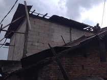 Angin Ribut Terjang Kalikajar Wonosobo, Rumah hingga Sekolah Rusak