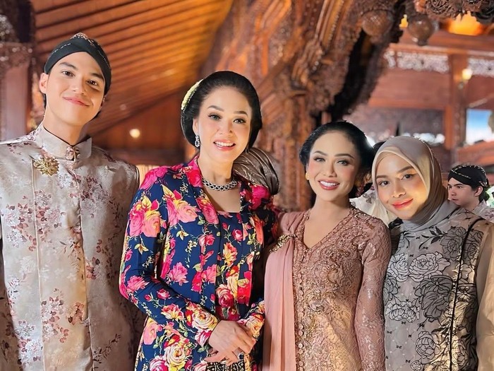 Aurel Hermansyah dan Kris Dayanti Aurel Hermansyah dan Kris Dayanti