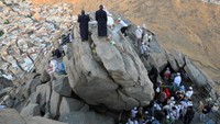 Kunjungan ke Gua Hira biasanya ramai dilakukan jamaah setelah menyelesaikan rangkaian ibadah puncak haji, seperti wukuf di Arafah, mabit di Muzdalifah, serta lempar jumrah di Mina. Foto: ANTARA FOTO/ANDIKA WAHYU