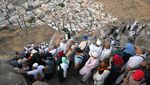 Gua Hira Dikunjungi Jamaah Haji, Antrean Panjang Mendaki Jabal Nur