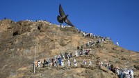 Gua Hira yang merupakan tempat pertama kalinya Nabi Muhammad SAW menerima wahyu dari Allah SWT yakni Surat Al Alaq ayat 1-5 melalui malaikat Jibril tersebut, ramai dikunjungi umat Islam setelah selesainya rangkaian puncak ibadah haji. Foto: ANTARA FOTO/ANDIKA WAHYU