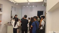 Kelas Basic Espresso dan Latte Art, Manual Brew, serta Roasting dilakukan secara bersamaan pada lantai terpisah. Ada tiga trainer yang memandu jalannya setiap kelas, yaitu Yoko, Rival, dan Agam. Foto: detikcom/Diah Afrilian