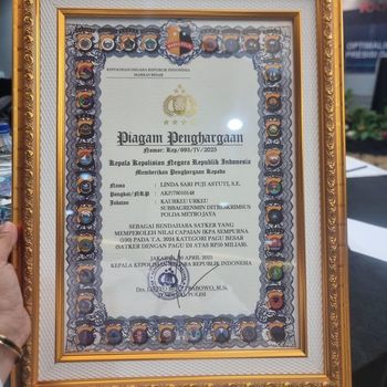 Ditreskrimsus Polda Metro Jaya mendapatkan penghargaan dari Kapolri atas pencapaiak IKPA 100.