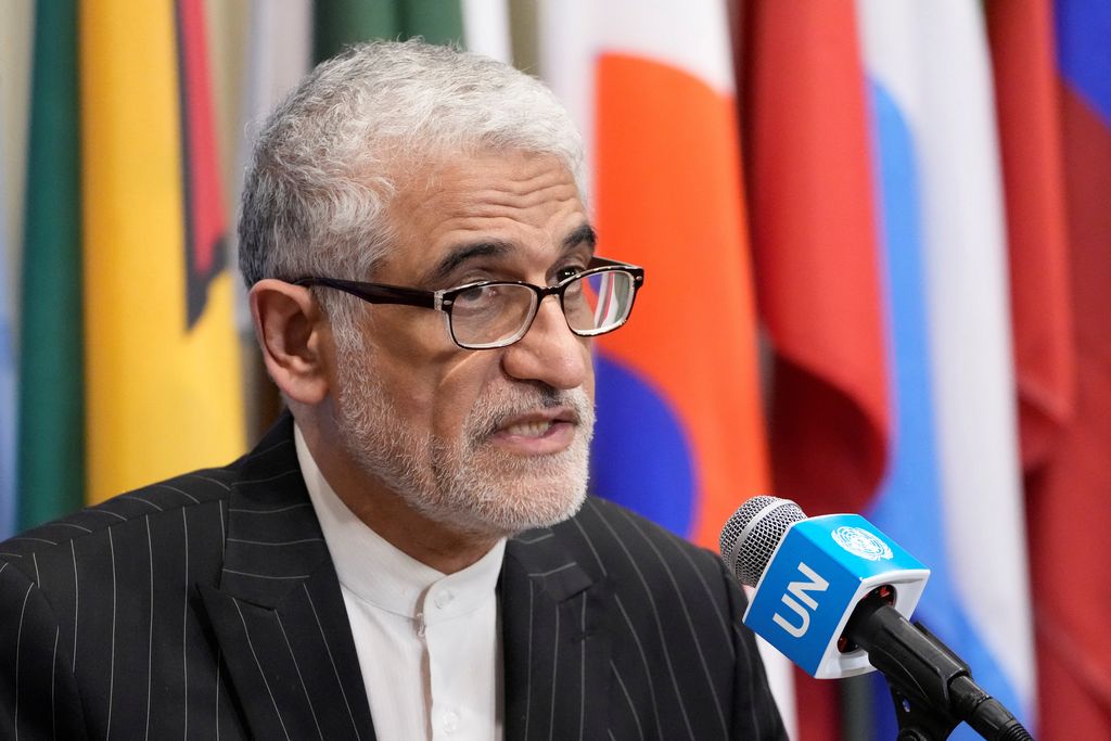 Duta Besar dan Perwakilan Tetap Iran Amir Saeid Iravani menyampaikan sambutannya setelah menghadiri pertemuan Dewan Keamanan Perserikatan Bangsa-Bangsa, menyusul serangan Israel terhadap Iran, di markas besar PBB di New York City, AS, 13 Juni 2025. (REUTERS/Eduardo Munoz)