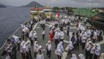 Naik KRI Teluk Wondama, Siswa SMP Ternate Dapat Ilmu Dunia Bahari