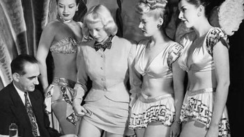 Gadis-gadis Penari New York Mendapatkan Vaksin Cacar (1947) Foto: Boredpanda