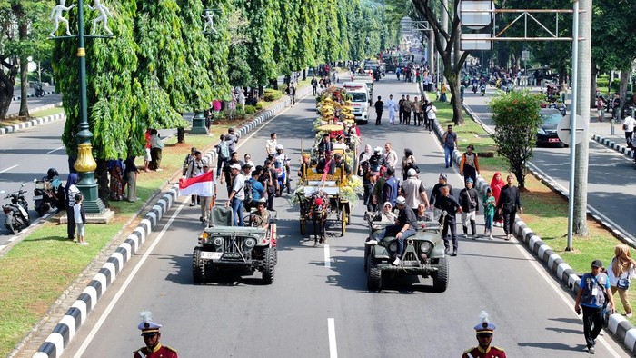 Helaran Budaya dalam rangka Hari Jadi Bogor (HJB) ke-543, Sabtu (14/6/2025).