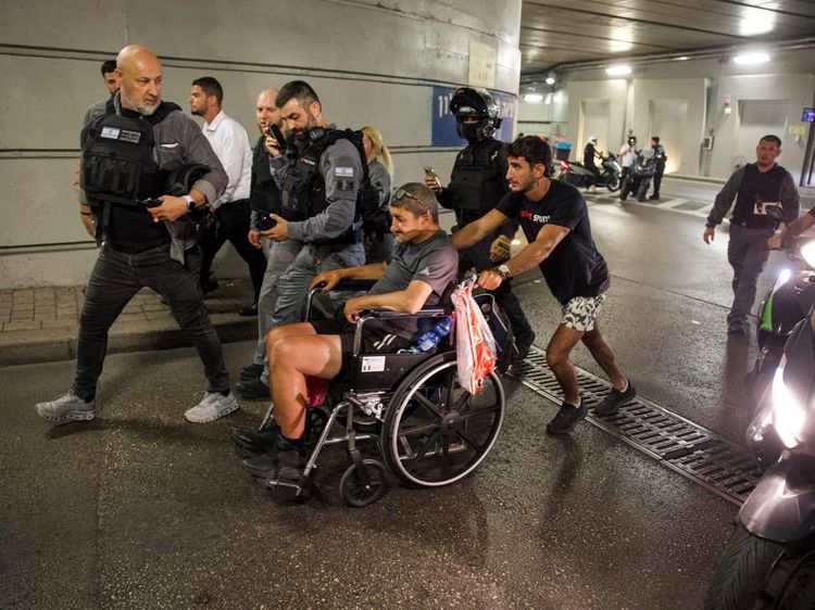 Langit Tel Aviv Dihujani Rudal Iran, Sirine Meraung, Warga Ketakutan