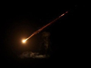 Video: Detik-detik Rentetan Rudal Iran Bombardir Israel