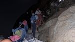 Potret Jabal Nur Dipenuhi Pendaki Menuju Gua Hira