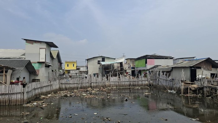 Kondisi pemukiman warga di kawasan Muara Angke, Jakut, yang kerap terendam banjir rob.