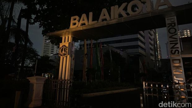 Lampu di Gedung Balaikota DKI Jakarta juga dipadamkan. (Mulia/detikcom).