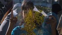 Kegiatan bertajuk Makaryo Hangrekso Budoyo Nuswantoro itu juga diisi dengan seminar, bazar dan pengenalan sertifikasi halal sebagai upaya pengembangan UMKM melalui kapasitas peningkatan SDM dengan pelatihan serta kolaborasi pemasaran digital. Foto: ANTARA FOTO/Maulana Surya