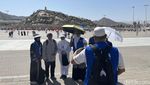 7 Potret Ramainya Jabal Rahmah Dikunjungi Jemaah Haji