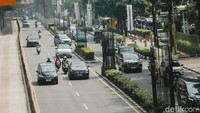 Adapun menurut informasi yang dihimpun, saat ini terdapat 90 tiang monorel yang dibiarkan berdiri di sepanjang Jalan HR Rasuna Said-Jalan Asia Afrika.Pembangunan monorel dimulai pada 2004. Saat itu Presiden Megawati Soekarnoputri meresmikan pemancangan tiang pancang pertama di Jalan Asia Afrika, Senayan, Jakarta Selatan, pada 14 Juni 2004. Dia menekan tombol sirene sekitar pukul 10.30 WIB. Saat itu Gubernur Jakarta dijabat Sutiyoso.