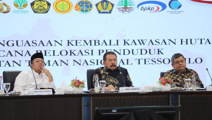 Satuan Tugas Penertiban Kawasan Hutan (Satgas PKH) menggelar rapat di Gedung Utama Kejaksaan Agung, Jakarta Selatan.