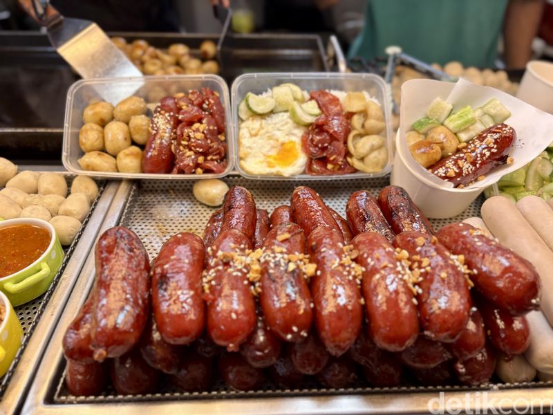 Tenant kuliner nonhalal di Festival Gebyar Kuliner