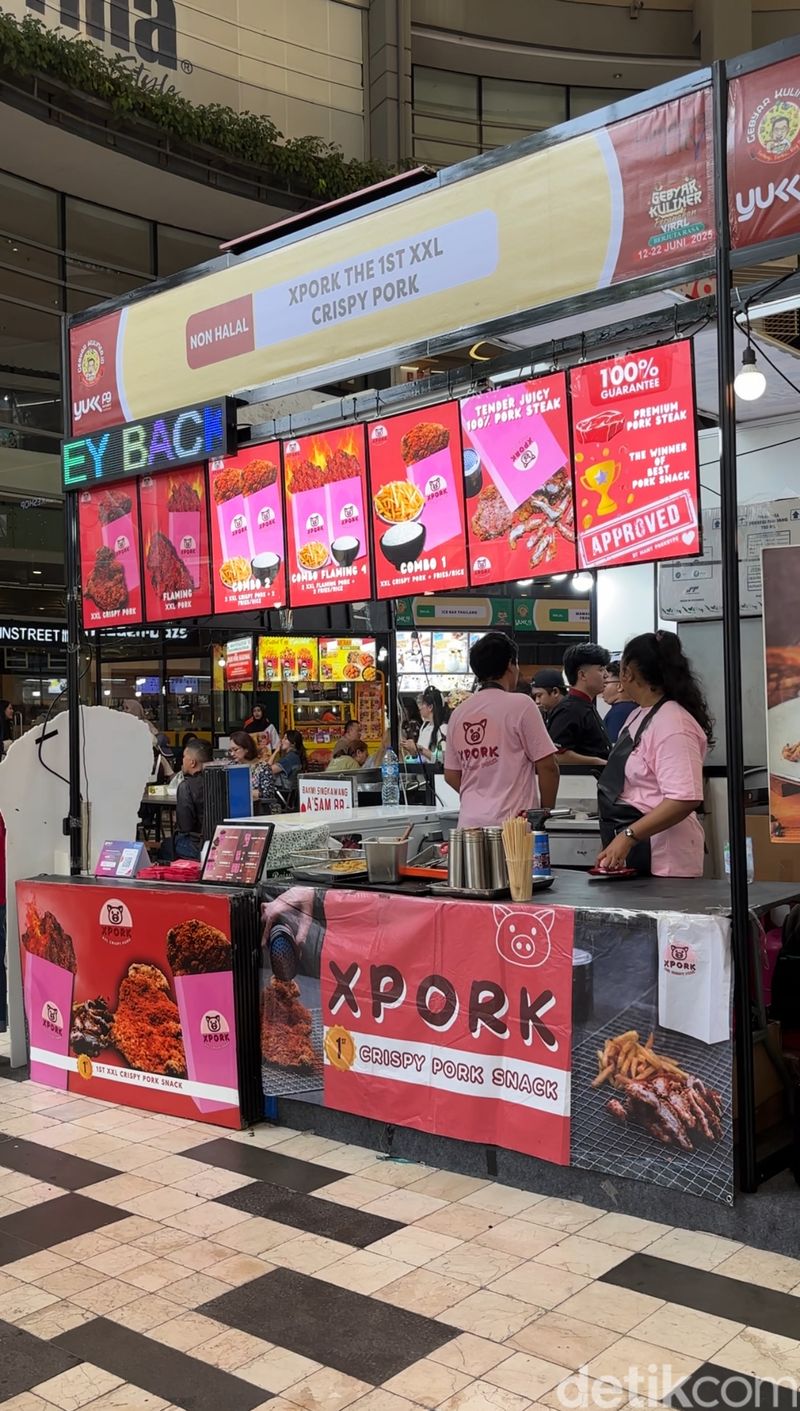 Tenant kuliner nonhalal di Festival Gebyar Kuliner