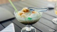 Es cendol di warung Anisah pun menjadi sajian favorit saat cuaca panas. Menyegarkan!