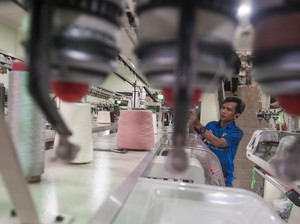 Kondisi Industri di Indonesia hingga Oktober: Tekstil Tertekan Impor!