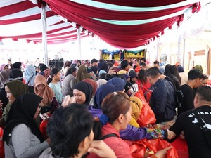 Warga Pangkalpinang Serbu Bazar Murah di Taman Bhaypark Polda Babel