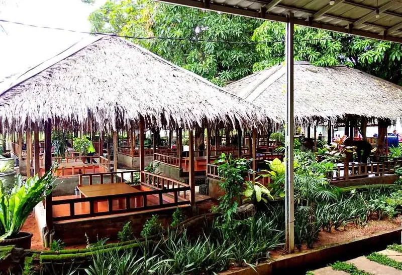 10 Tempat Makan di Tangerang yang Punya Saung Asri