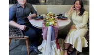 Apalagi dinner romantis di restoran yang satu ini. Makan-makan ini dalam rangka hari ulang tahun Chikita Meidy. Foto: Instagram @chikitameidy