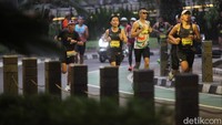Peserta terdiri dari berbagai kalangan: atlet nasional, komunitas lari, pelari internasional, hingga keluarga dan profesional muda yang antusias menjadikan olahraga sebagai gaya hidup.