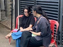 Tangis Pacar Pecah saat Jenazah Gusti Irwan Wibowo Tiba di Rumah Duka