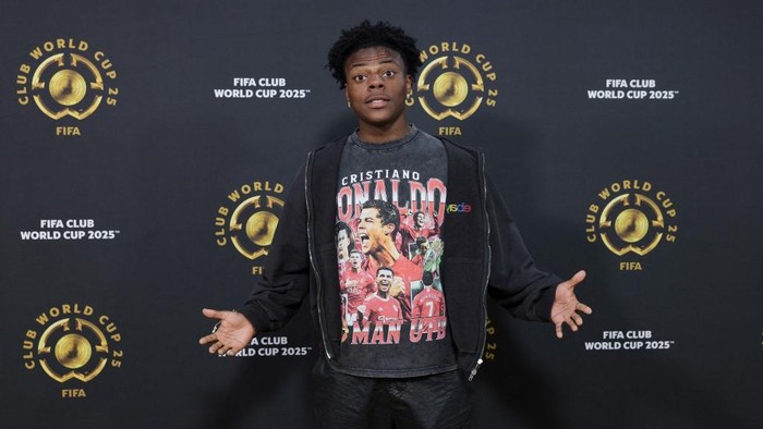 MIAMI GARDENS, FLORIDA - JUNE 14: IShowSpeed attends the FIFA Club World Cup 2025 group A match between Al Ahly FC and Internacional CF Miami at Hard Rock Stadium on June 14, 2025 in Miami Gardens, Florida.   Alekandra London/Getty Images/AFP (Photo by Alekandra London / GETTY IMAGES NORTH AMERICA / Getty Images via AFP)