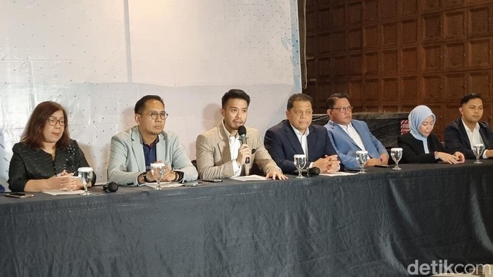 Jumpa Pers Kuasa Hukum Jokowi