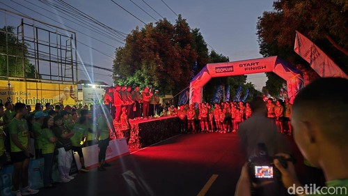 Kodam IX/Udayana menggelar Udayana Fun Run di Kabupaten Buleleng, Bali, Minggu (15/6/2025).