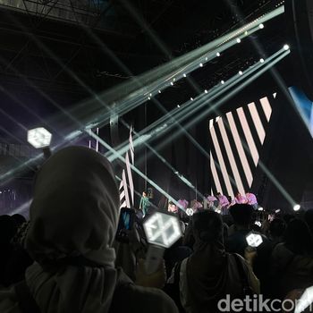 Konser 2025 Kai Solo Concert Tour KAION in Jakarta digelar Sabtu (14/6/2025) di Tennis Indoor Senayan.