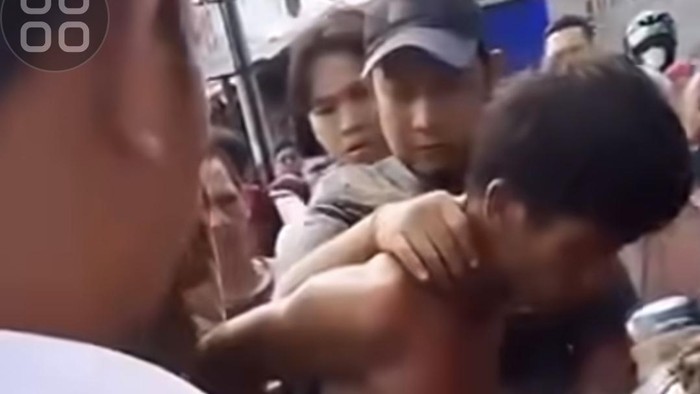Legi saat diamankan usai kepergok curi HP di Pasar Lemabang Palembang