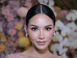 Dewy & Soft, Makeup Siraman Alyssa Daguise Bisa Jadi Inspirasi Brides-to-Be