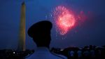 Langit Washington Gemerlap! Kembang Api Meriahkan 250 Tahun Angkatan Darat AS