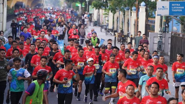 Polda Riau menggelar Fun Run 7,9 kilometer menyambut HUT Bhanyangkara ke-79.