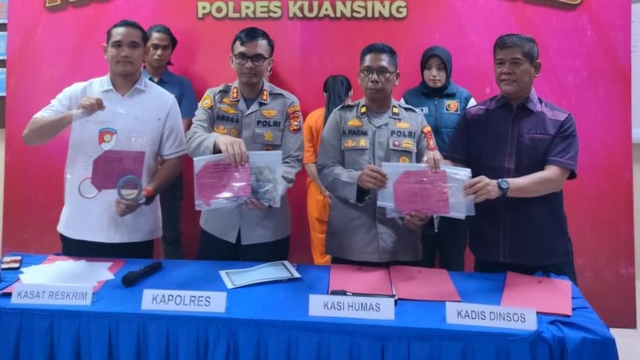 Polisi menunjukkan barang bukti ke awak media. (Foto: Dok Polres Kuansing)