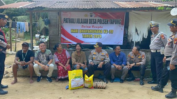 Polres Kampar menggelar bakti sosial hingga pelayanan SIM