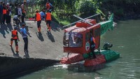 Wahana kreatif ini menjadi hiburan gratis yang sangat diminati.