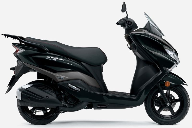 Suzuki Burgman Street 125 EX disegarkan, jadi makin sporty