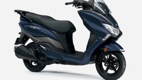 Warna biru tua hadir dengan tampilan yang sporty, berkat kombinasi warna abu-abu gelap dan hitam. Hal senada juga tampak pada pilihan warna hitam. Foto: Dok. Suzuki