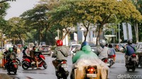 Berdasarkan statistik, setiap harinya rata-rata 2 orang meninggal dunia akibat kecelakaan lalu lintas.