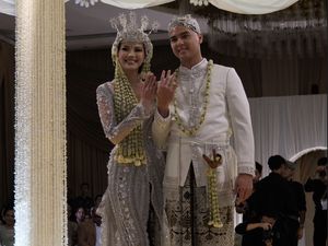 Al Ghazali-Alyssa Daguise Menikah dengan Adat Sunda, Kebaya Mewah Curi Atensi