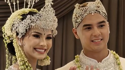 Pose Pertama Al Ghazali dan Alyssa Daguise Setelah Menikah